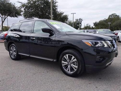 Magnetic Black Pearl 2020 Nissan Pathfinder SV 2WD