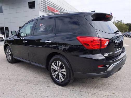 Magnetic Black Pearl 2020 Nissan Pathfinder SV 2WD