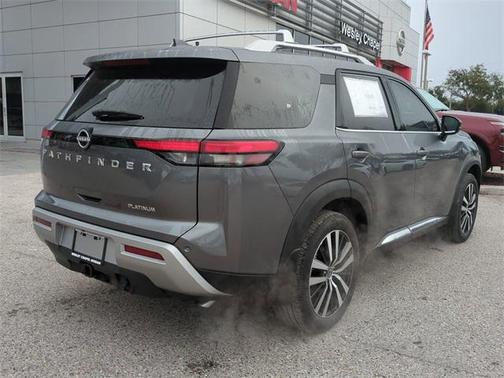 2025 Nissan Pathfinder Platinum FWD