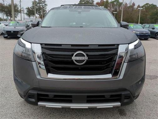 2025 Nissan Pathfinder Platinum FWD
