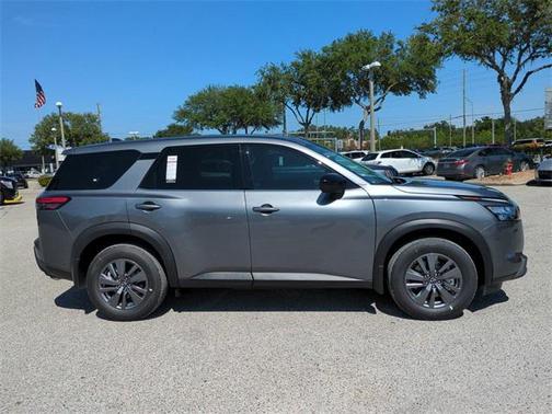 2025 Nissan Pathfinder S FWD