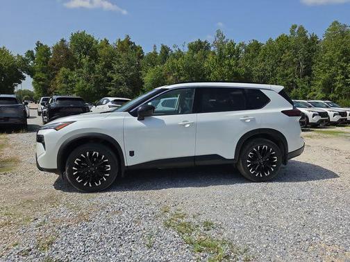 Everest White Pearl Tricoat 2026 Nissan Rogue Dark Armor