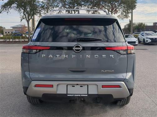 2025 Nissan Pathfinder Platinum FWD
