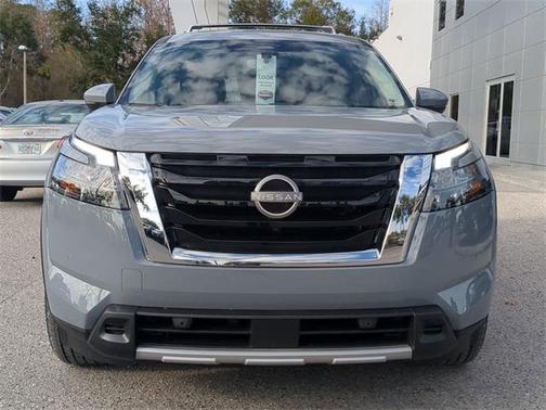 2025 Nissan Pathfinder Platinum FWD