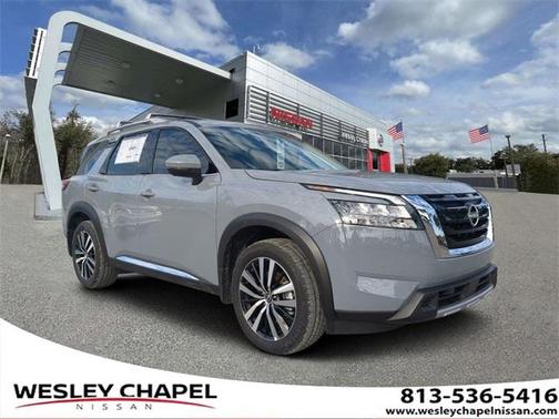 2025 Nissan Pathfinder Platinum FWD