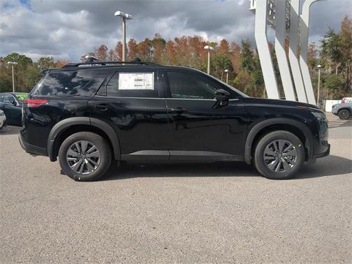 2025 Nissan Pathfinder SV FWD