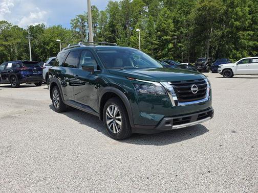 Obsidian Green Pearl 2025 Nissan Pathfinder SL FWD