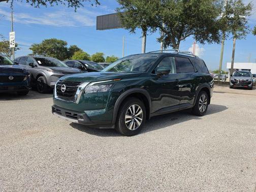 Obsidian Green Pearl 2025 Nissan Pathfinder SL FWD