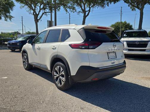 Pearl White Tricoat 2023 Nissan Rogue SV