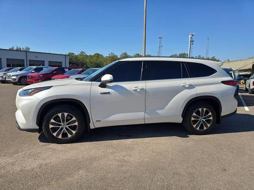 2021 Toyota Highlander Hybrid XLE