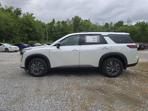 Everest White Pearl Tricoat 2026 Nissan Pathfinder SV