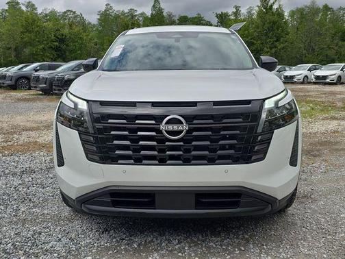 Everest White Pearl Tricoat 2026 Nissan Pathfinder SV