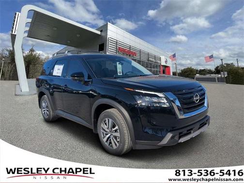 2025 Nissan Pathfinder SL FWD