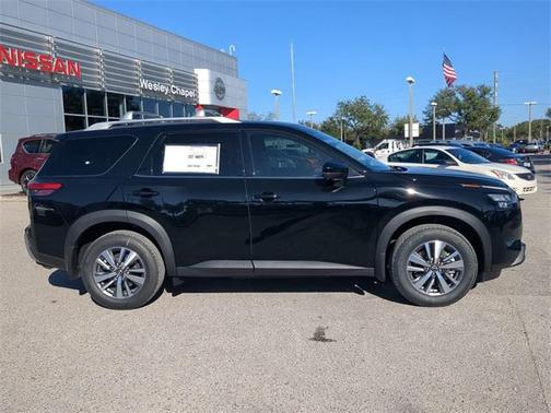2025 Nissan Pathfinder SL FWD