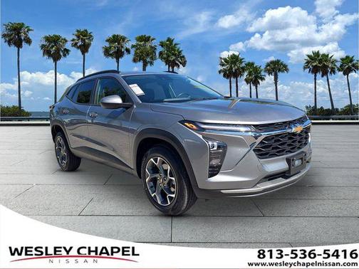 Sterling Gray Metallic 2025 Chevrolet Trax LT