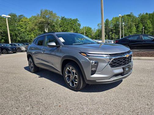Sterling Gray Metallic 2025 Chevrolet Trax LT