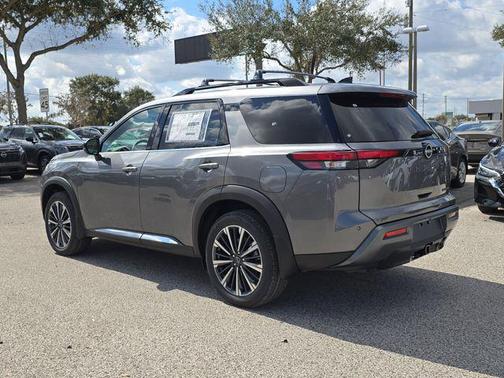 2026 Nissan Pathfinder Platinum