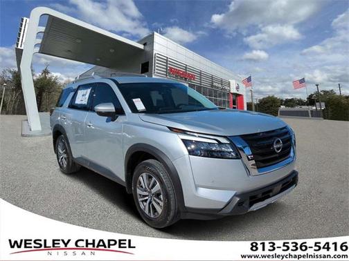 2025 Nissan Pathfinder SL FWD