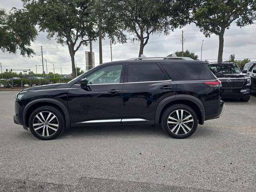 Super Black 2025 Nissan Pathfinder Platinum 4WD