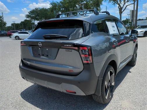 2025 Nissan Kicks SR