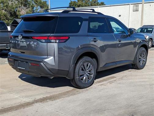 2025 Nissan Pathfinder SV FWD