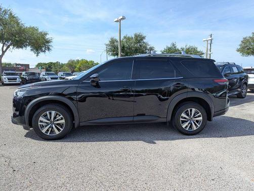 Super Black 2024 Nissan Pathfinder SL 4WD