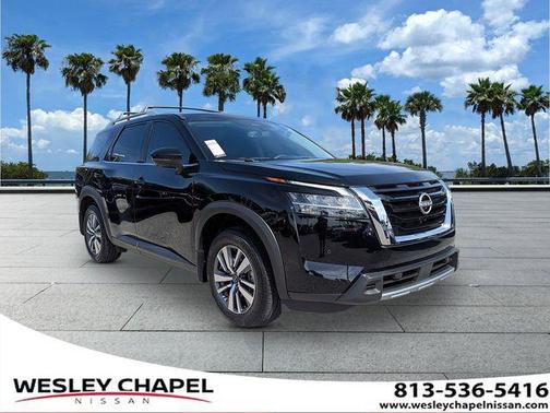 Super Black 2024 Nissan Pathfinder SL 4WD