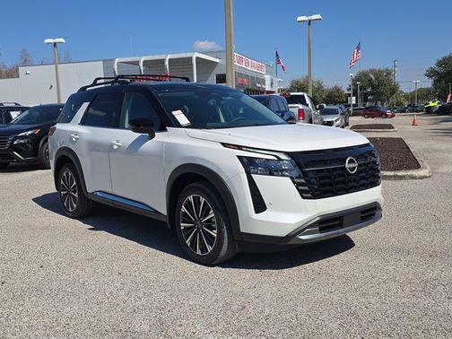 2026 Nissan Pathfinder Platinum