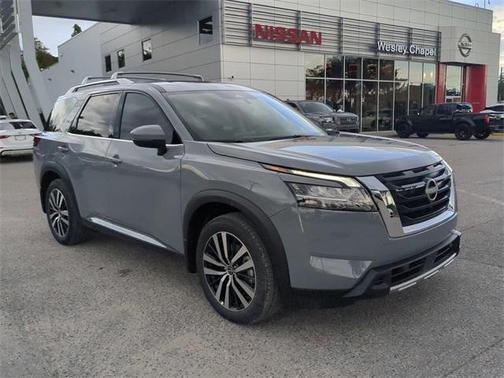 2025 Nissan Pathfinder Platinum FWD
