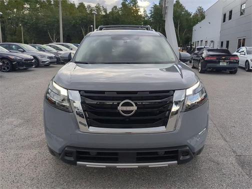 2025 Nissan Pathfinder Platinum FWD