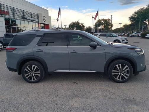 2025 Nissan Pathfinder Platinum FWD