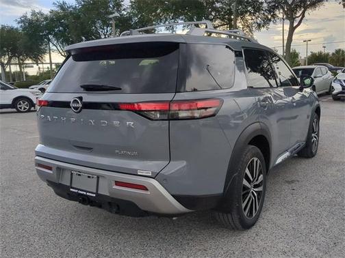 2025 Nissan Pathfinder Platinum FWD