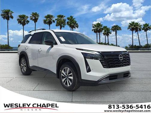 Everest White Pearl Tricoat 2026 Nissan Pathfinder SL