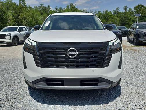 Everest White Pearl Tricoat 2026 Nissan Pathfinder SL