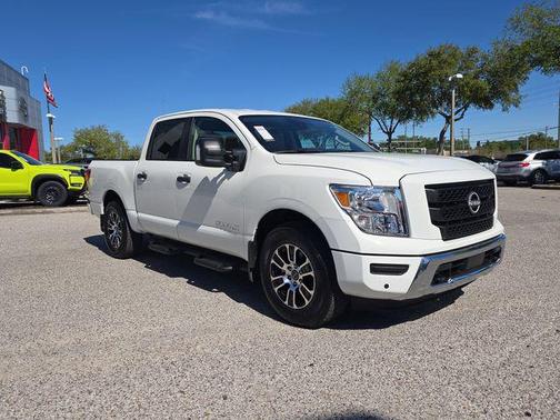 2024 Nissan Titan SV