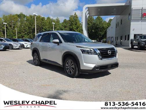 Brilliant Silver Metallic 2024 Nissan Pathfinder SV FWD