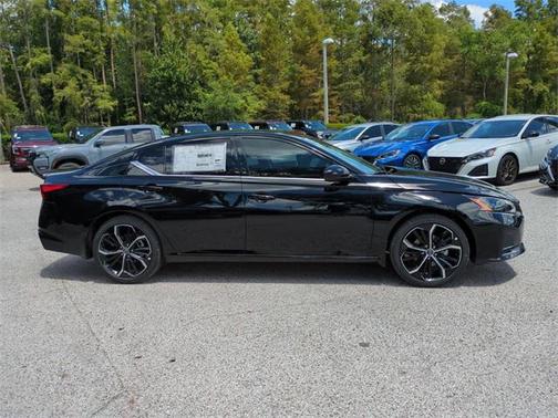2025 Nissan Altima SR FWD