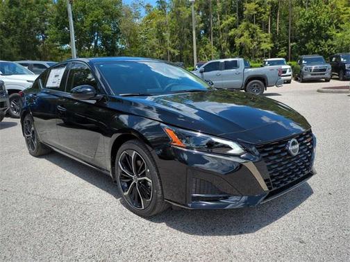 2025 Nissan Altima SR FWD