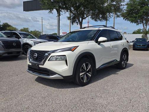 Pearl White Tricoat 2023 Nissan Rogue Platinum