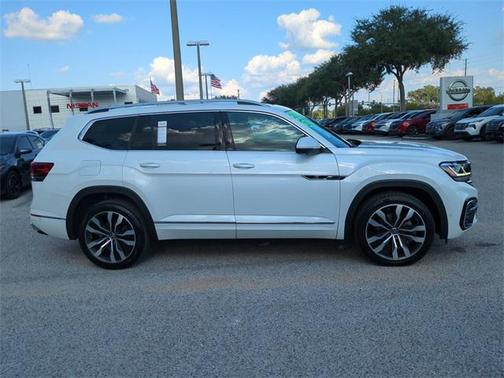 2023 Volkswagen Atlas 3.6L SEL Premium