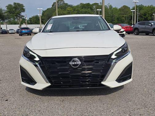 Pearl White Tricoat 2024 Nissan Altima 2.5 SV