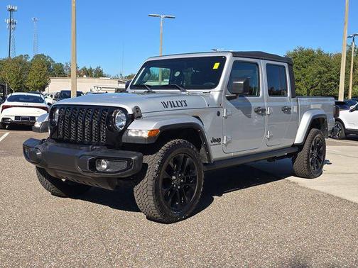 Silver Zynith Clearcoat 2022 Jeep Gladiator Sport