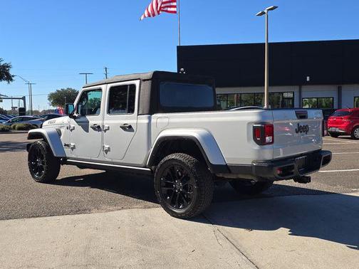 Silver Zynith Clearcoat 2022 Jeep Gladiator Sport