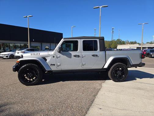 Silver Zynith Clearcoat 2022 Jeep Gladiator Sport