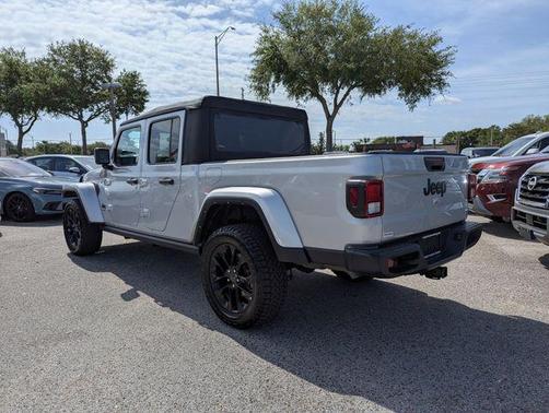 Silver Zynith Clearcoat 2022 Jeep Gladiator Sport