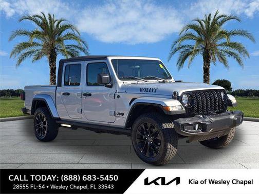 Silver Zynith Clearcoat 2022 Jeep Gladiator Sport