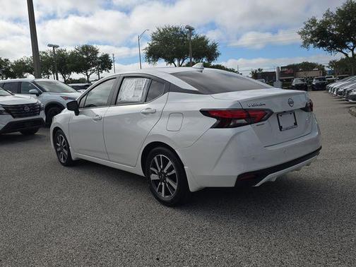 Aspen White Tricoat 2025 Nissan Versa 1.6 SV
