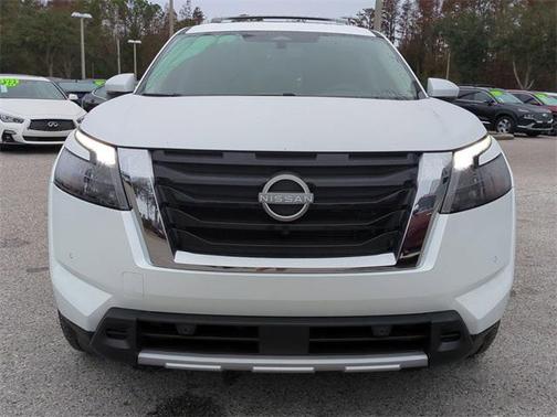 2025 Nissan Pathfinder Platinum FWD