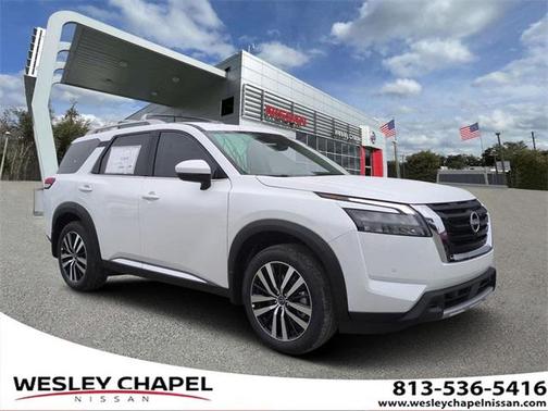 2025 Nissan Pathfinder Platinum FWD