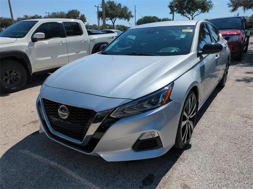 2020 Nissan Altima SR FWD